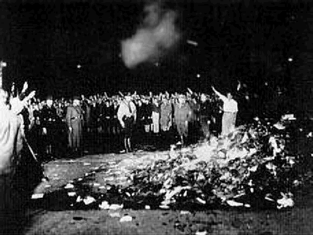 [Nazi+Book+Burning+1933.gif]