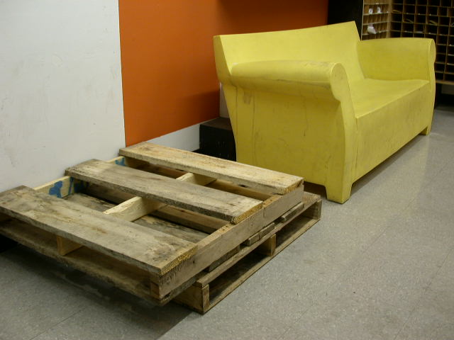 [yellow-couch-pallette-MONTONE-2007-3rdFloor.JPG]