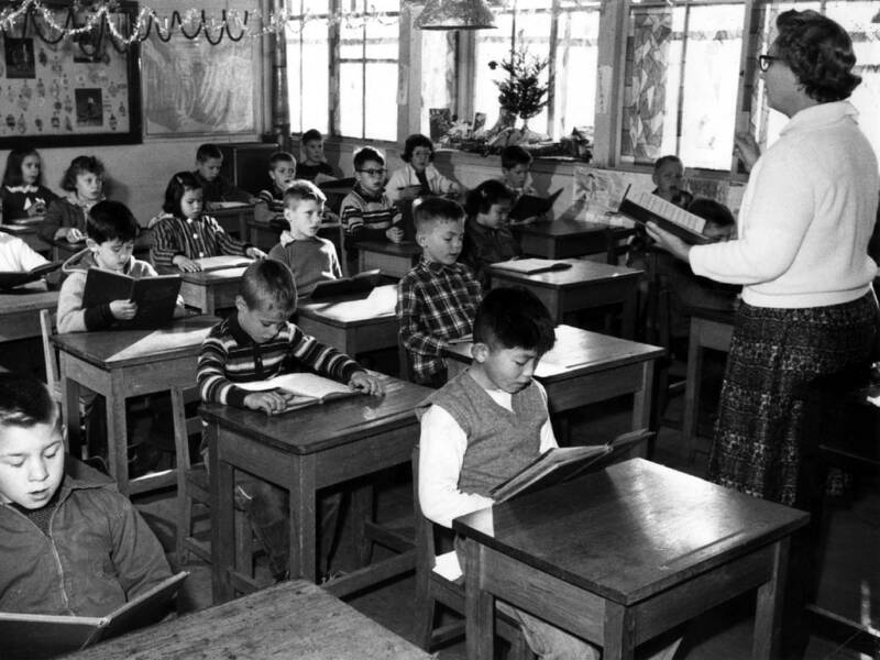 [vintage_classroom.jpg]