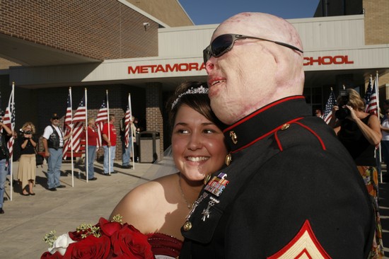 [Wounded+Marine+and+Bride.jpg]