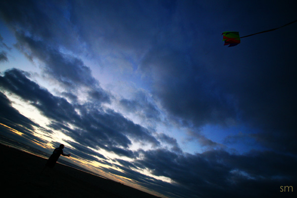 [nighttime+kites.jpg]