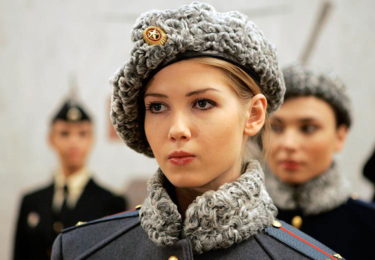 [sexy-russian-army-babe-uniform.jpg]
