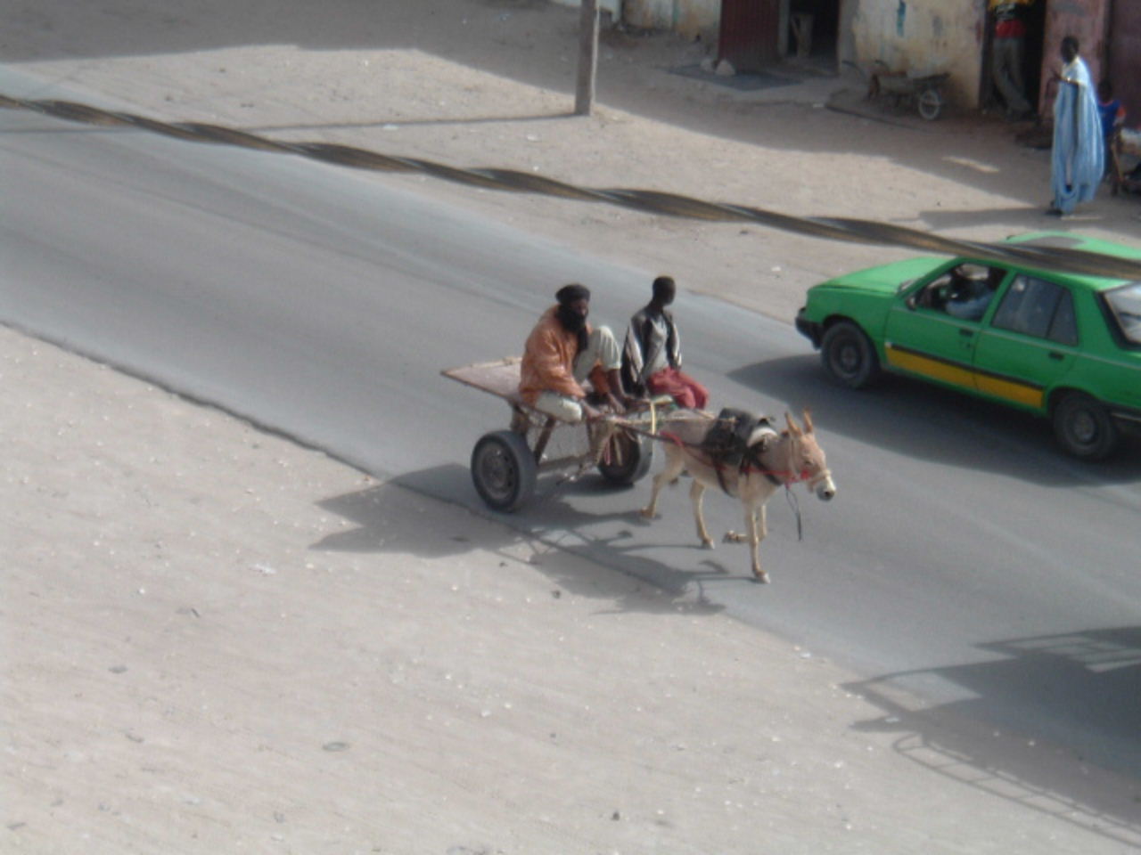 [Nouadhibou+w+donkey+cart.JPG]