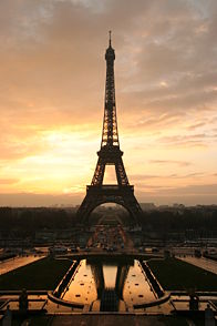[196px-Tour_eiffel_at_sunrise_from_the_trocadero.jpg]