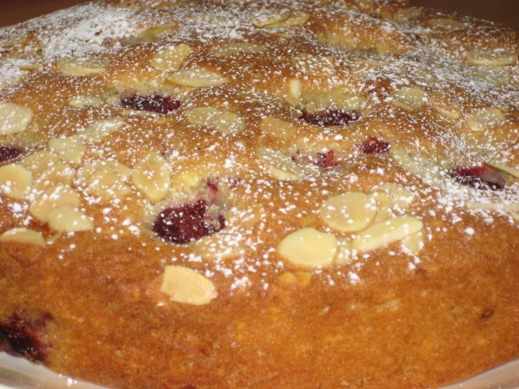 [Raspberry+and+Almond+Madeira+Cake3.JPG]