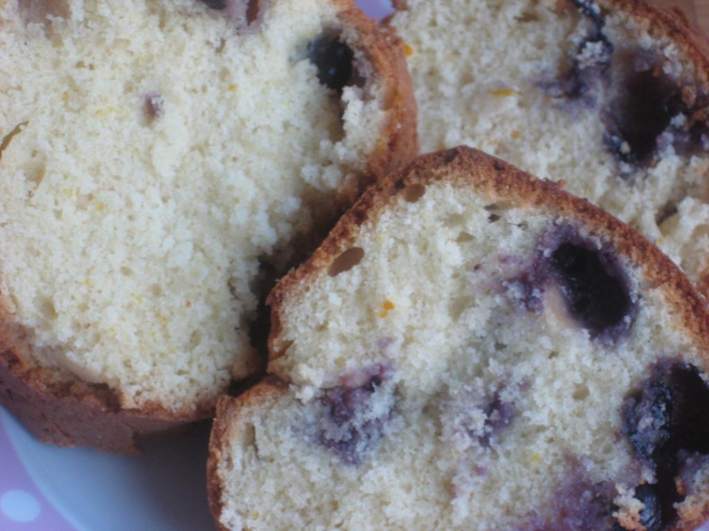 [Blueberry-Buttermilk+Bundt+Cake2.JPG]
