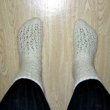 [snowflake-lace-socks.jpg]