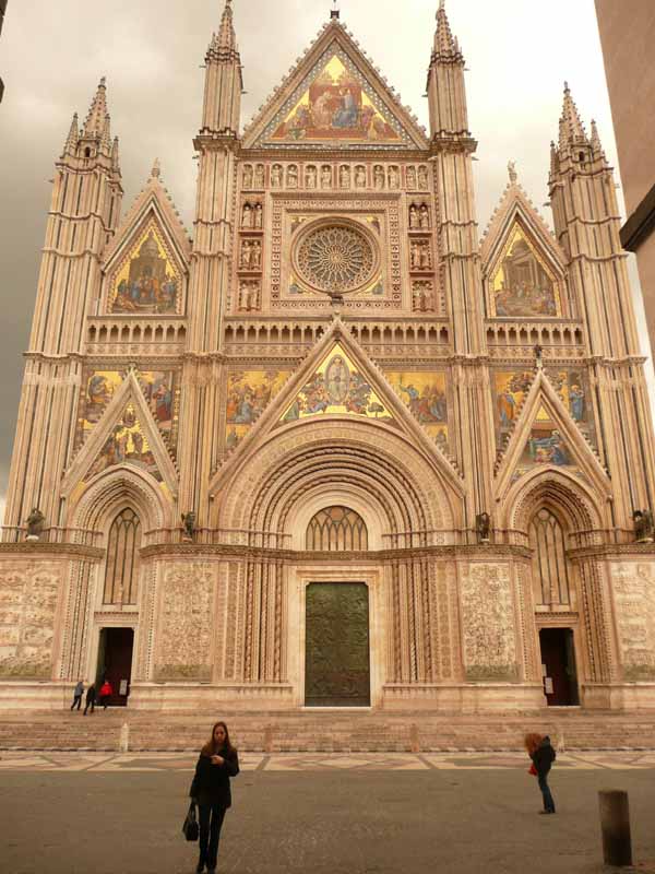 [Duomo,+Orvieto+facade.JPG]