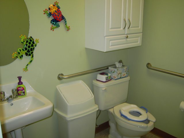 [toddler+bathroom.jpg]