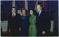 [250px-VP_elect_Ford_with_Nixon.gif]