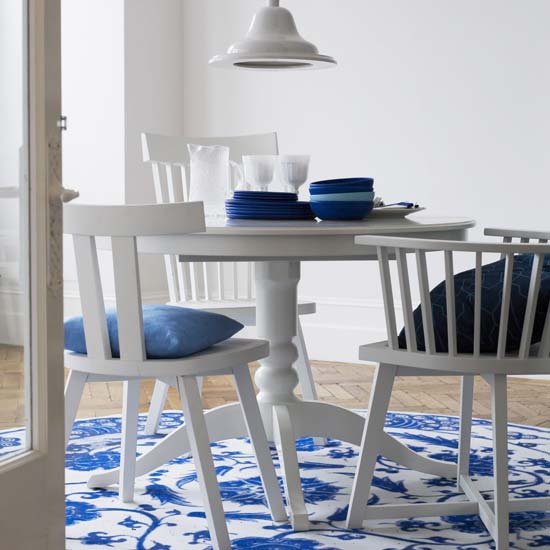 [Blue-and-white-dining-roomlivingetc.jpg]