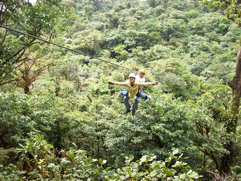 [erica-ridley_costa-rica_zipline-flying.jpg]