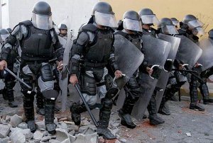 [070627-mexico-police.jpg]