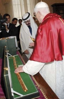 [071107-pope-benedict-saudi-2.jpg]