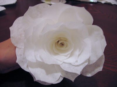 Las rosas de papel de mommymakesroses Paper+rose4