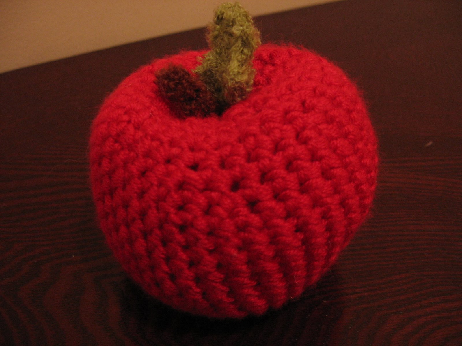 [crochet+apple.JPG]
