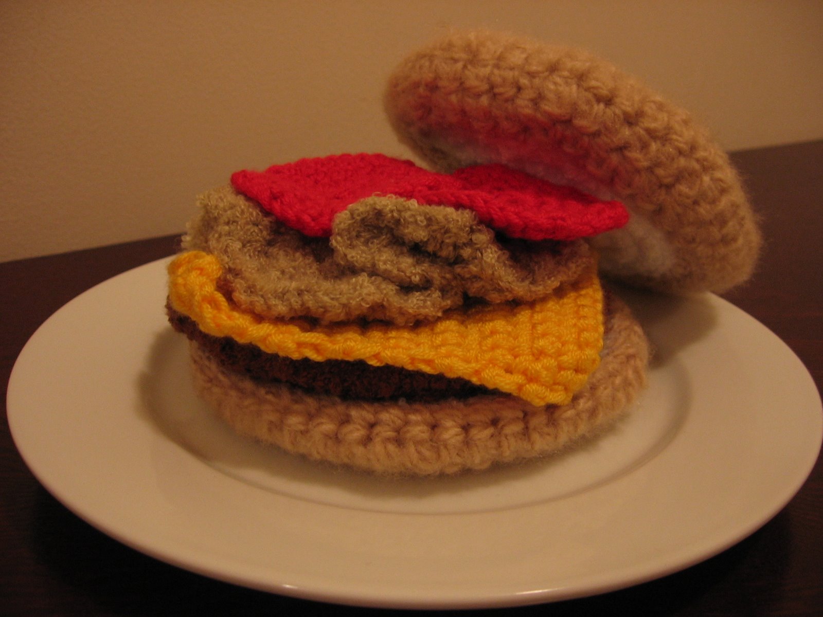 [crochet+cheeseburger2.JPG]