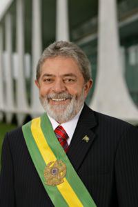 [200px-Lula_-_foto_oficial05012007.jpg]