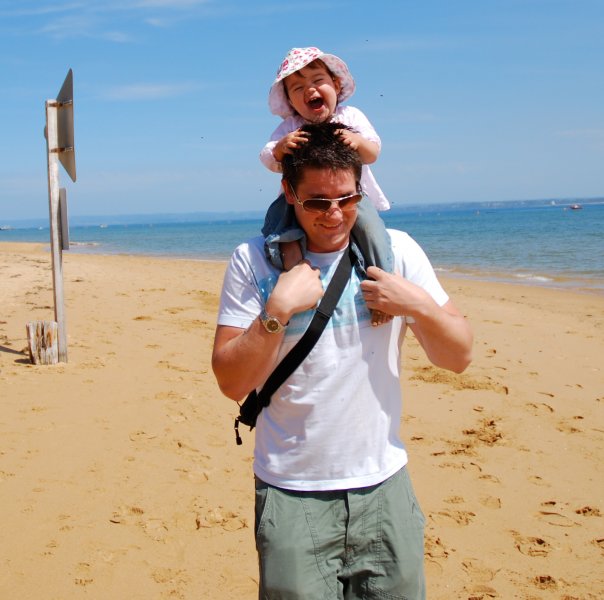 [Edward+and+Charlotte+on+the+beach.jpg]