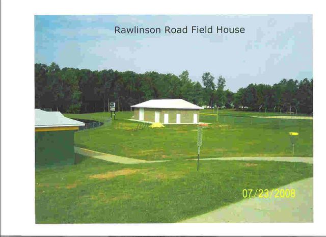 [Rawlinson+Road+Field+House-729894.jpg]