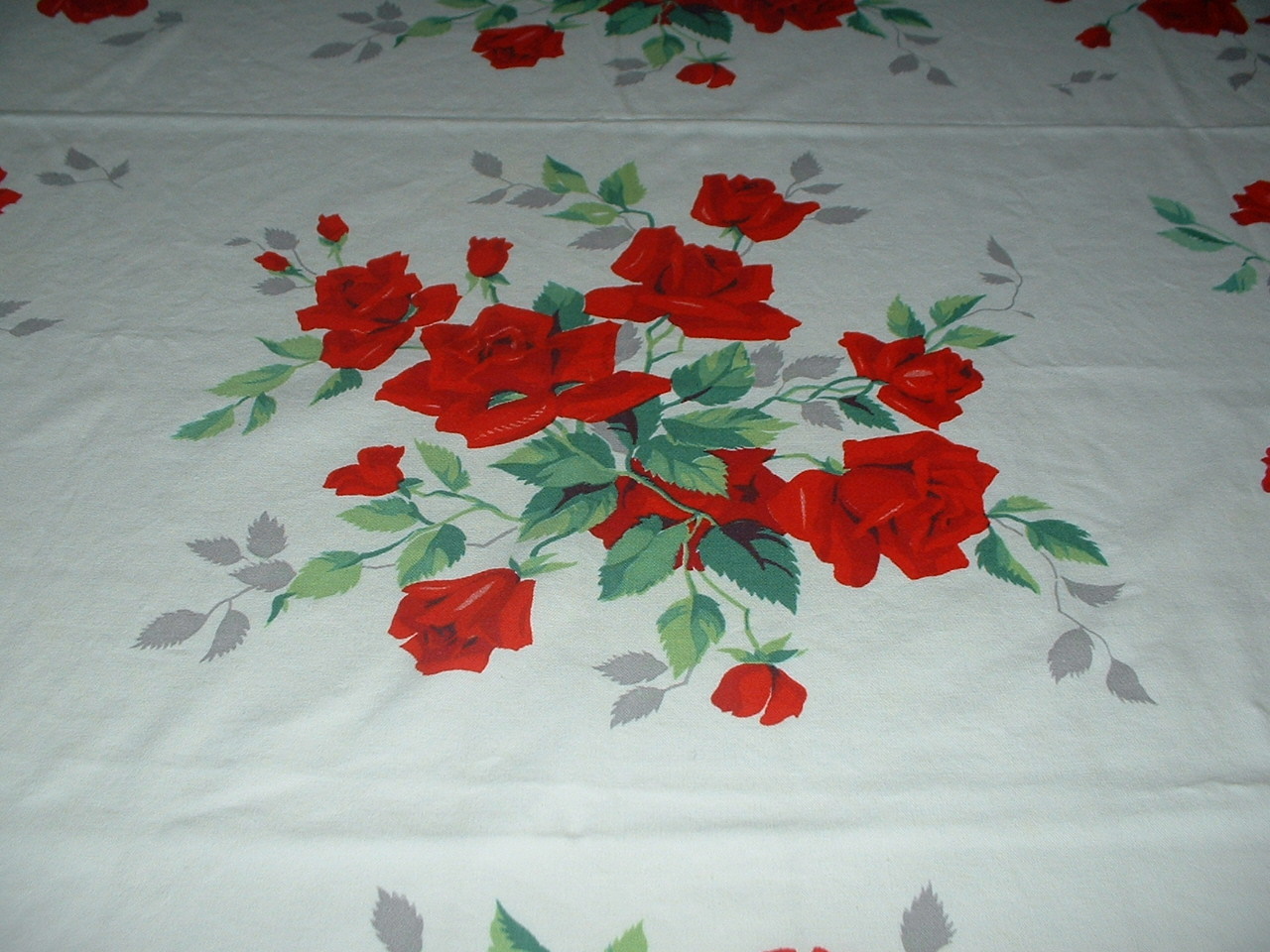 [tablecloth3.JPG]