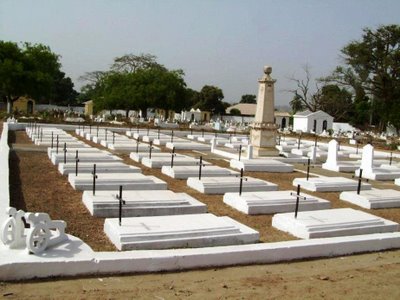 [Guine_Bissau_Cemiterio_Talhao_Central_NR.jpg]