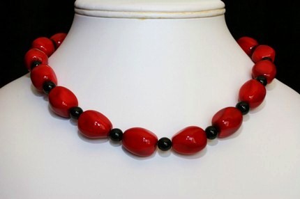 [Jewelery+Coral+Necklace.jpg]