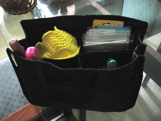 [knitting+organizer+bag.jpg]