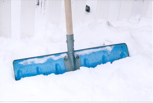 [snow+shovel.jpg]