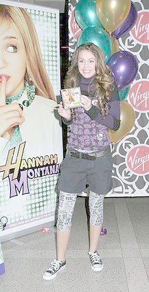 [rare-miley-cyrus-pictures-3.jpg]