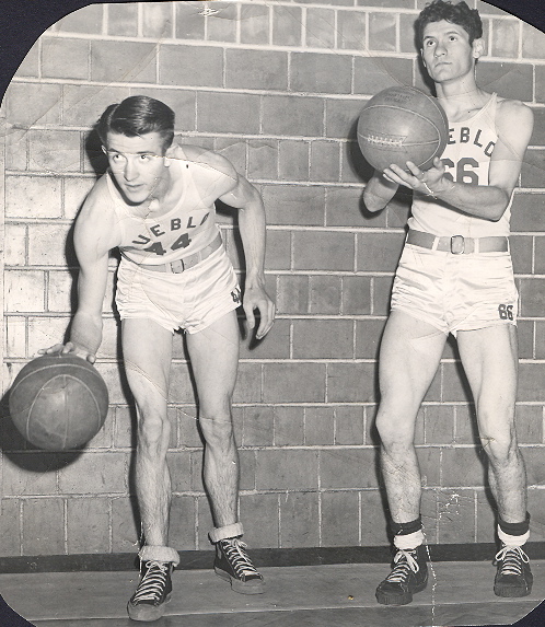 [2Lou+basketball+1946.jpg]