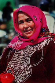 [180px-Woman_in_Tunisia.jpg]
