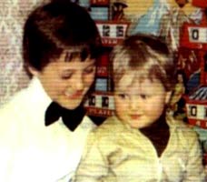 [childhood_picture_Michael+and+Ralf+Schumacher.jpg]