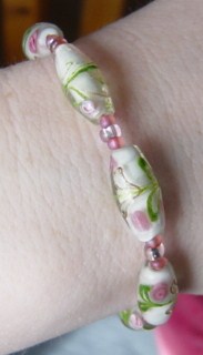 [Belinda's+floral+bracelet.JPG]