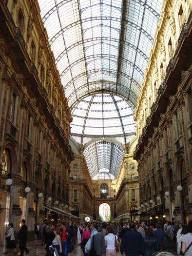 [Shopping+galore_Milan,Italy_April08.jpg]