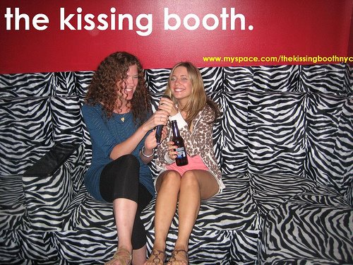 [kissing+booth+2008.jpg]