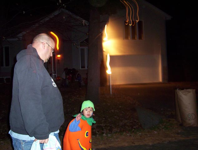 [Halloween-Presley+trick+or+treating-+first+time.jpg]