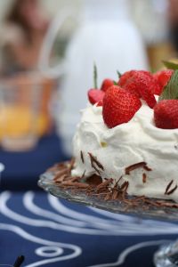 [923925_cake_with_strawberries_and_whipped_cream.jpg]