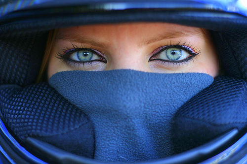 [blues+eyes+with+racing+helmit.jpg]