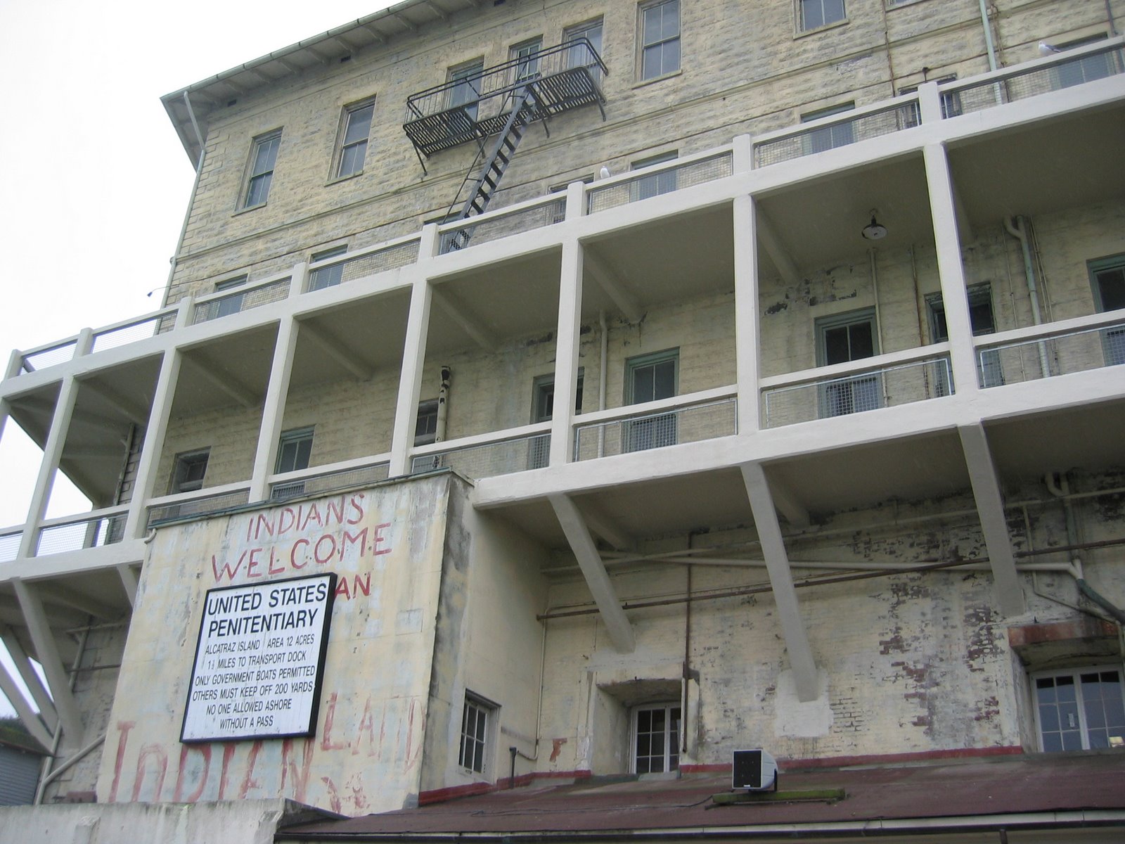[Alcatraz+(15).jpg]