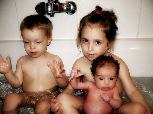 [bath+3+kids.jpg]