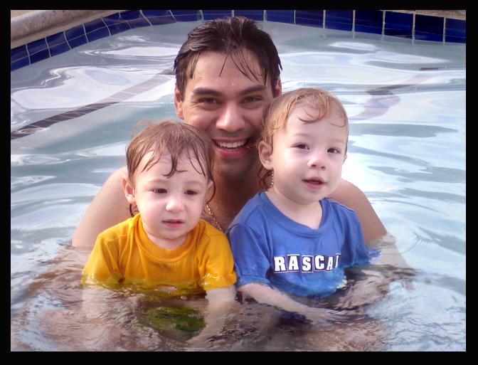 [Swimming+with+the+twins.jpg]