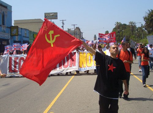 [May+day+LA+commie+flag.jpg]