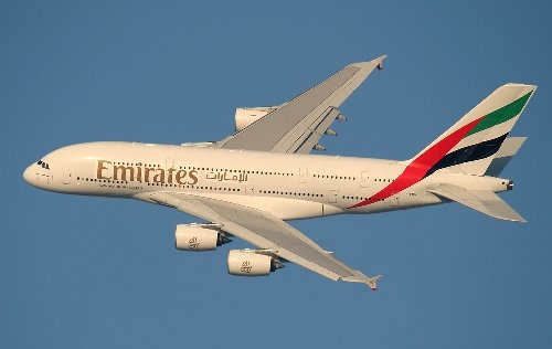[Airbus-A380-Emirates-Airlines-Flug-Dubai-Burj-Al-Arab-Munk.jpg]