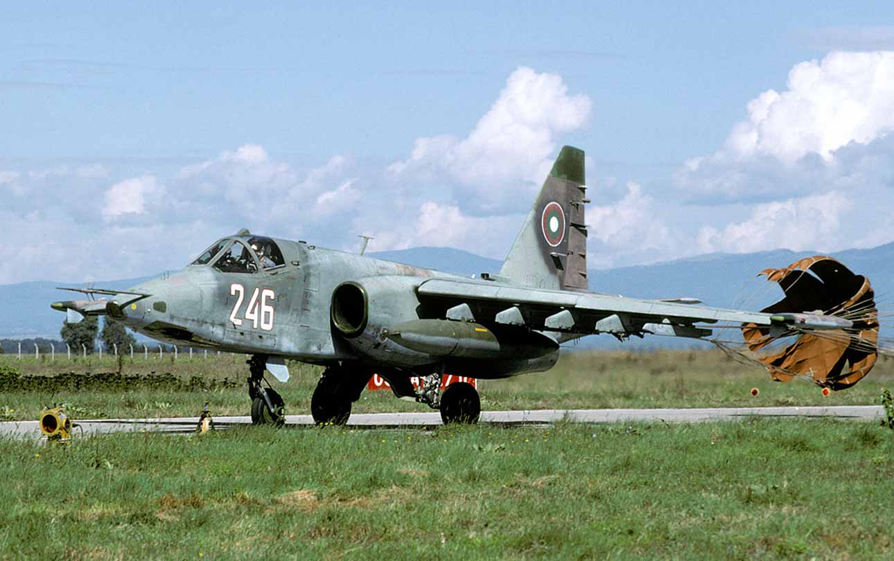 [Su-25(05.jpg]