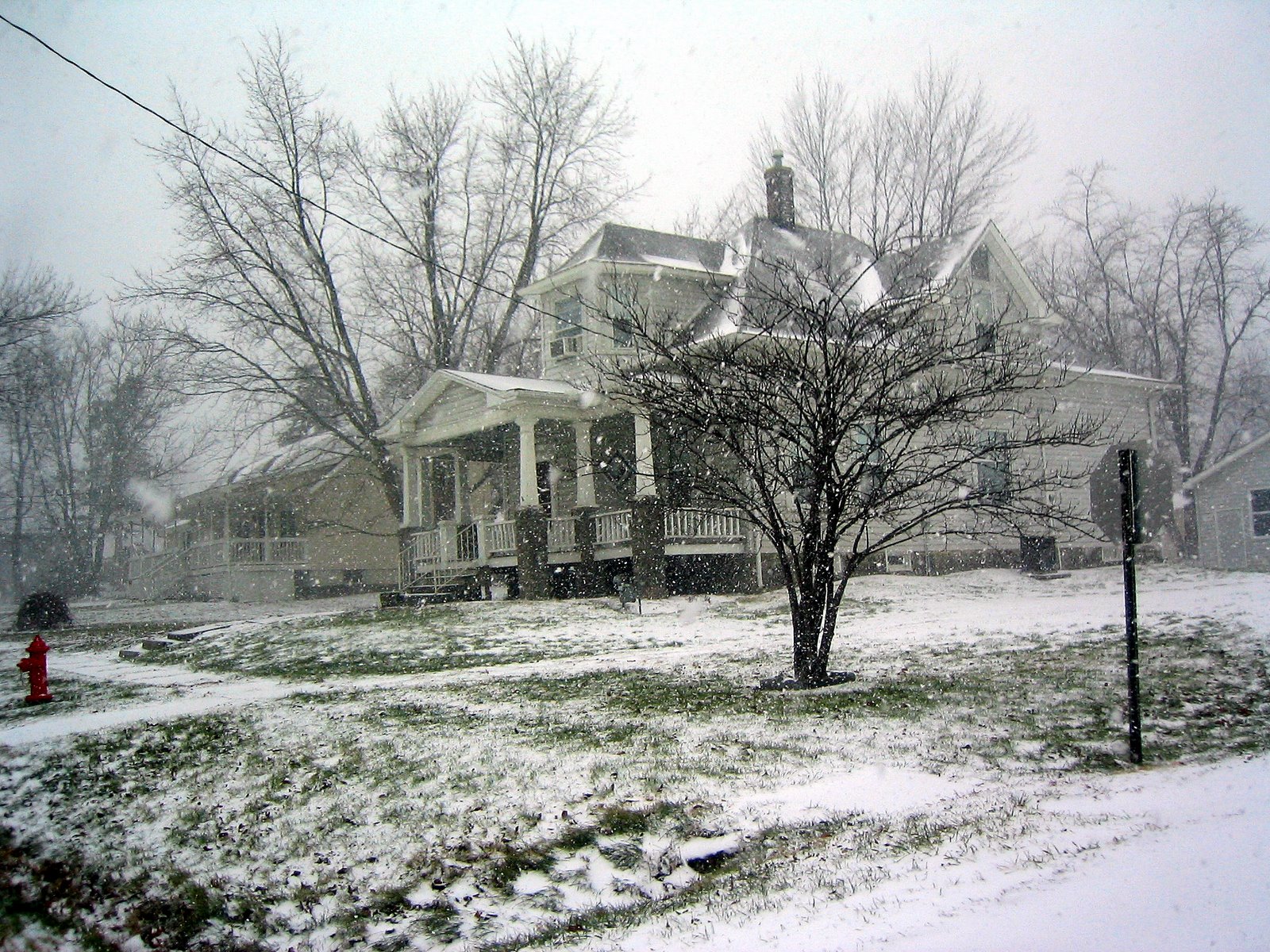 [snowy+house-1.JPG]
