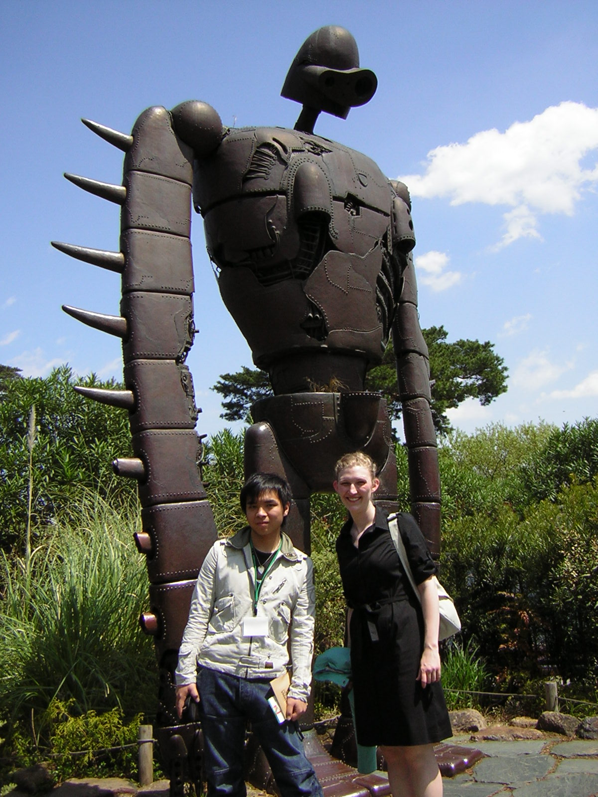 [Kei,+Me+and+Robot+Sculpture.JPG]