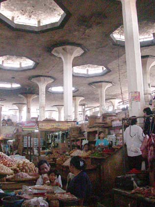[Semarang-Pasar-Johar-market.jpg]