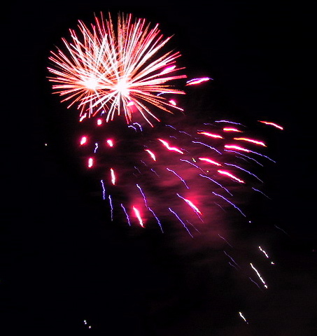 [fireworks2.JPG]