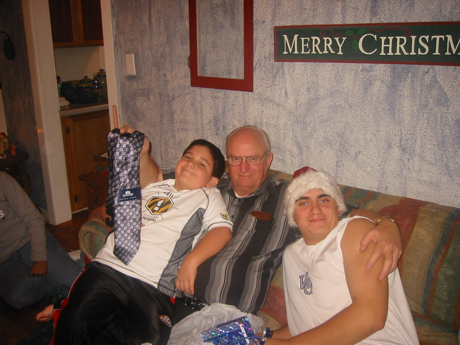 [Christmas2004+021.jpg]